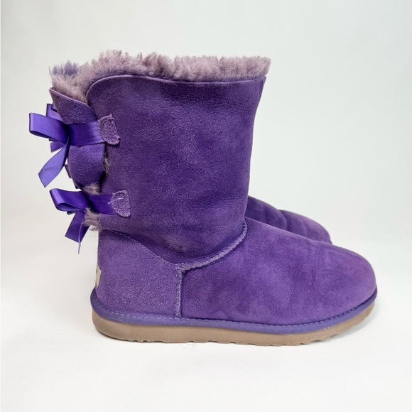 UGG Bailey Bow II Purple Sheepskin Boots #1002954 - Size 9 - Picture 2 of 8